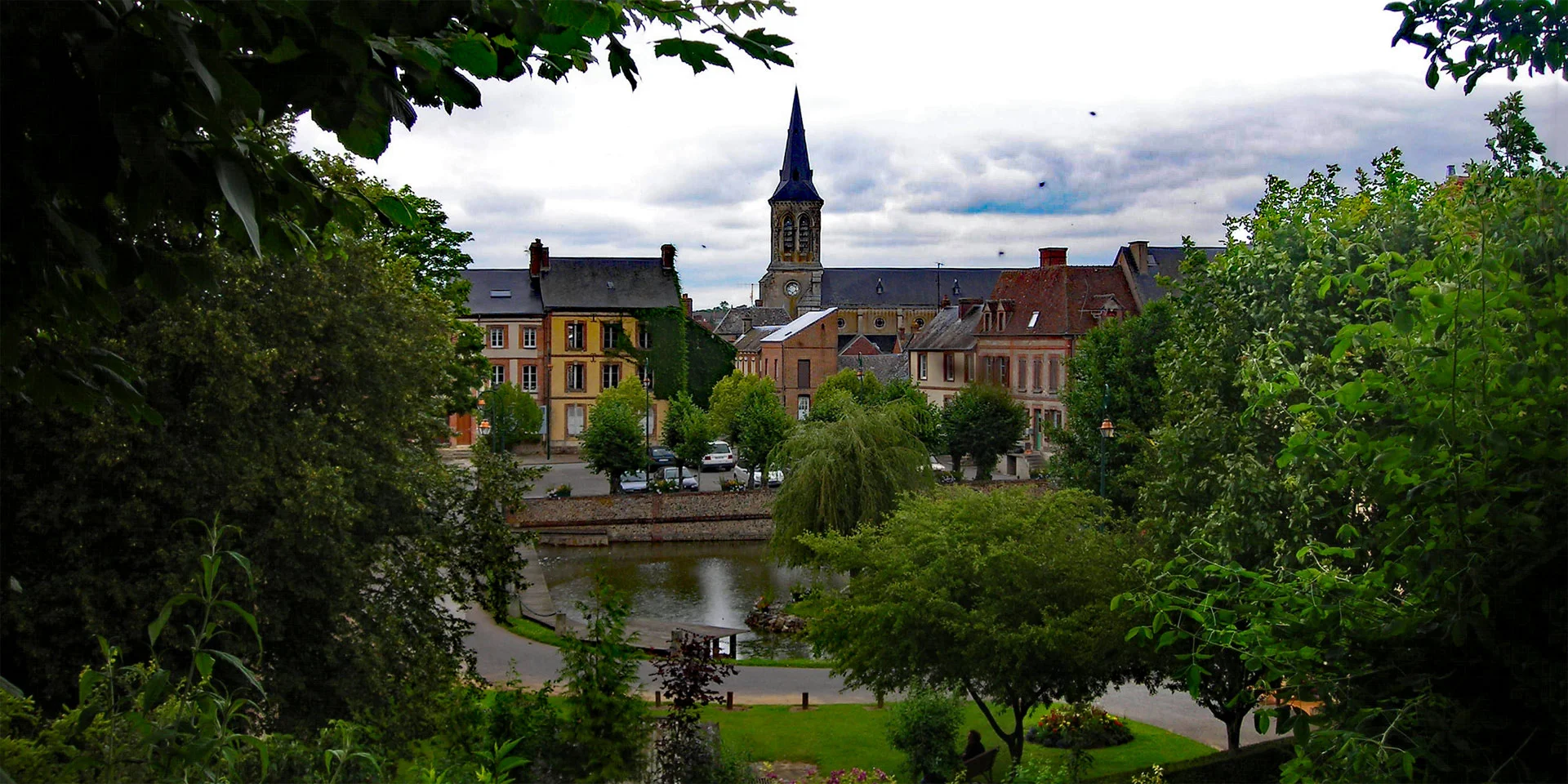 Moulins-la-Marche Stadtansicht